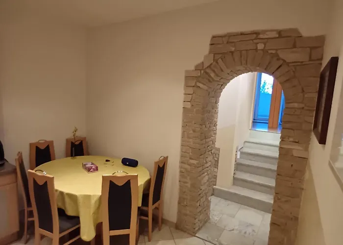 Maria Lussi 6 Apartman *