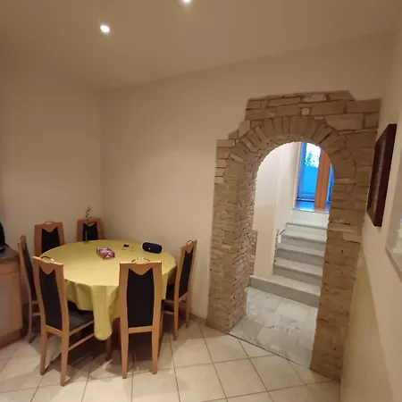 Maria Lussi 6 Apartman *